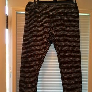 SALE🎁🎊🎁 NWOT high rise Zella leggings